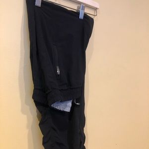 Athleta girl black ruched joggers size 8-10.